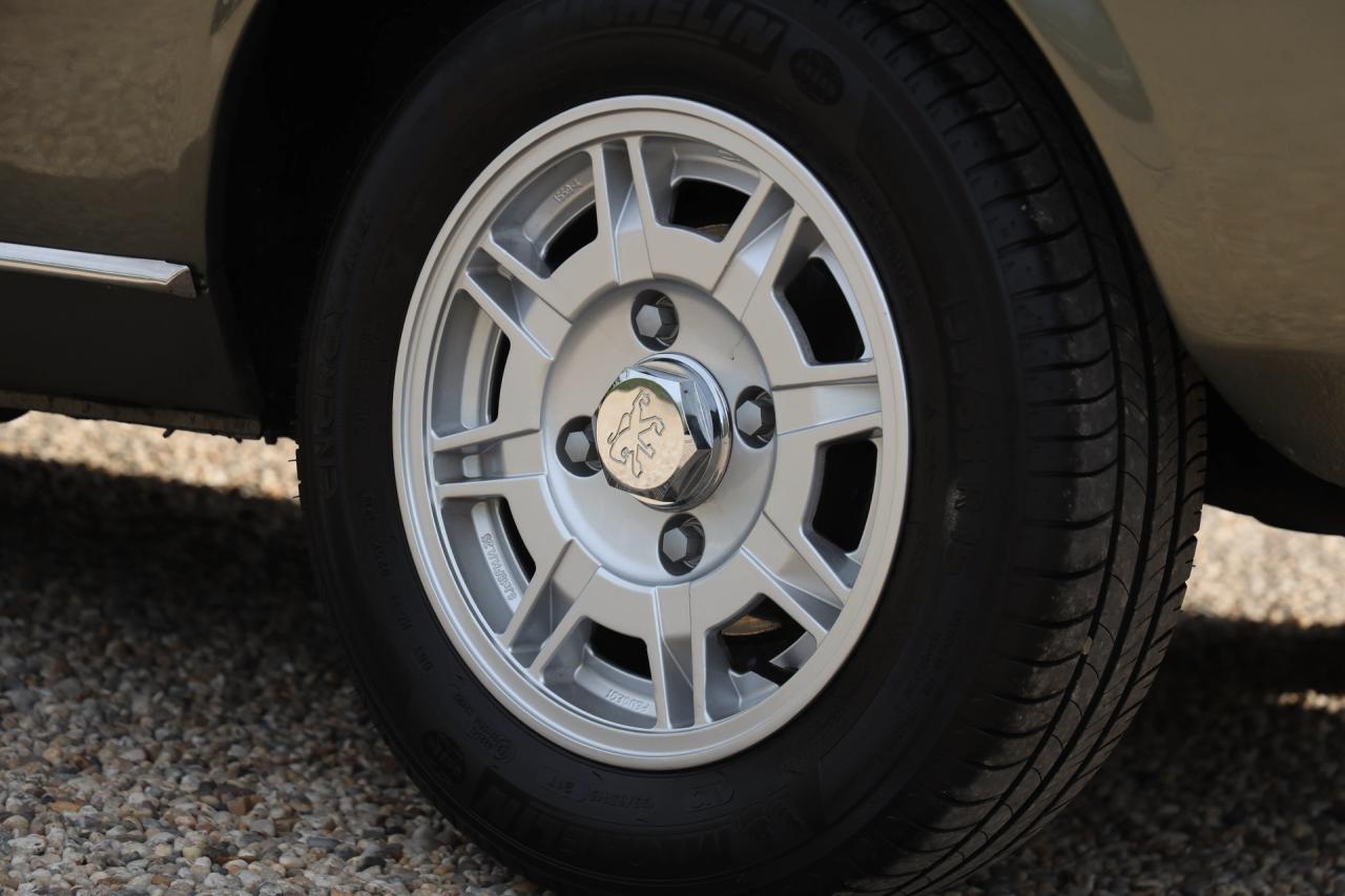 1981 Peugeot 504 Cabriolet &ldquo;Gris Fume m&eacute;tallis&eacute;&rdquo;