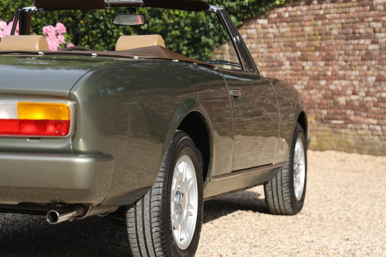 1981 Peugeot 504 Cabriolet &ldquo;Gris Fume m&eacute;tallis&eacute;&rdquo;