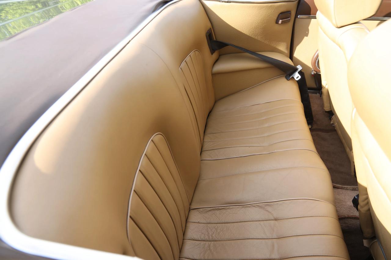 1981 Peugeot 504 Cabriolet &ldquo;Gris Fume m&eacute;tallis&eacute;&rdquo;