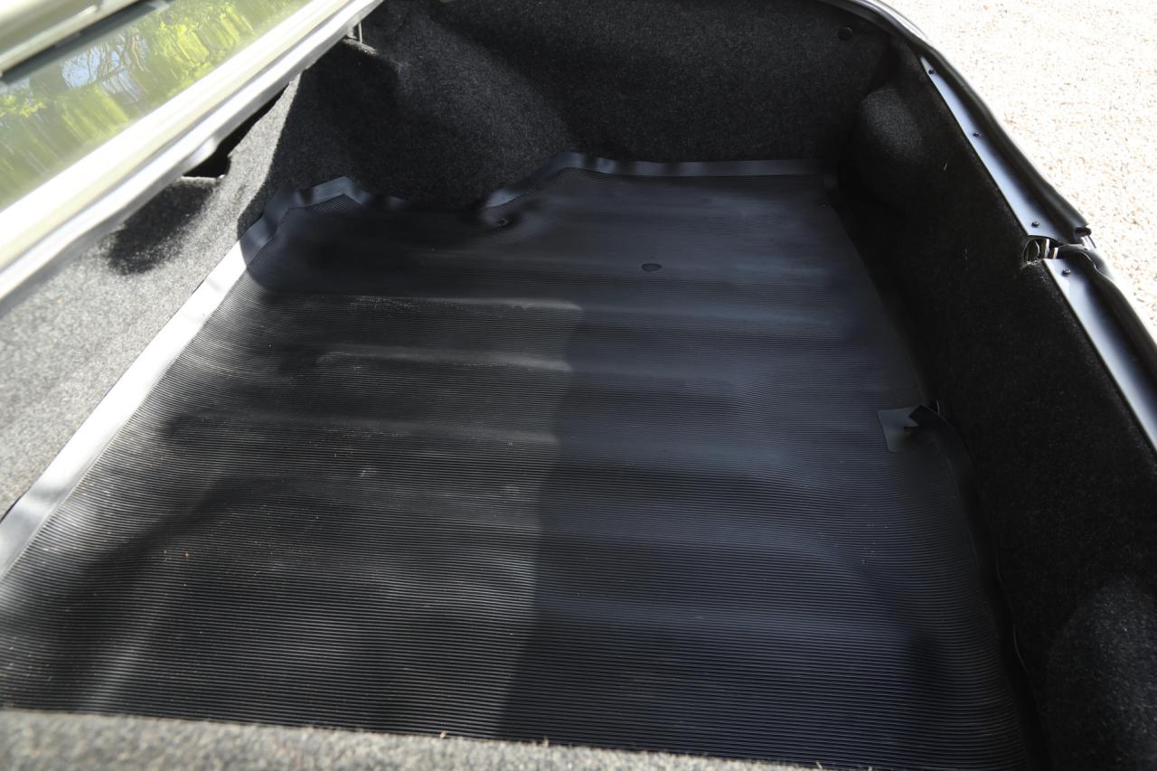 1981 Peugeot 504 Cabriolet &ldquo;Gris Fume m&eacute;tallis&eacute;&rdquo;