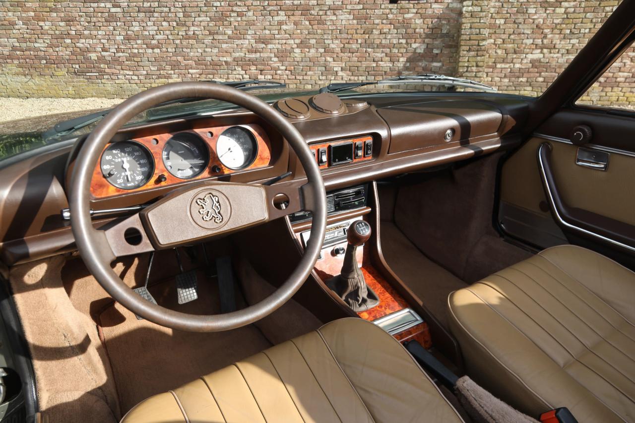 1981 Peugeot 504 Cabriolet &ldquo;Gris Fume m&eacute;tallis&eacute;&rdquo;
