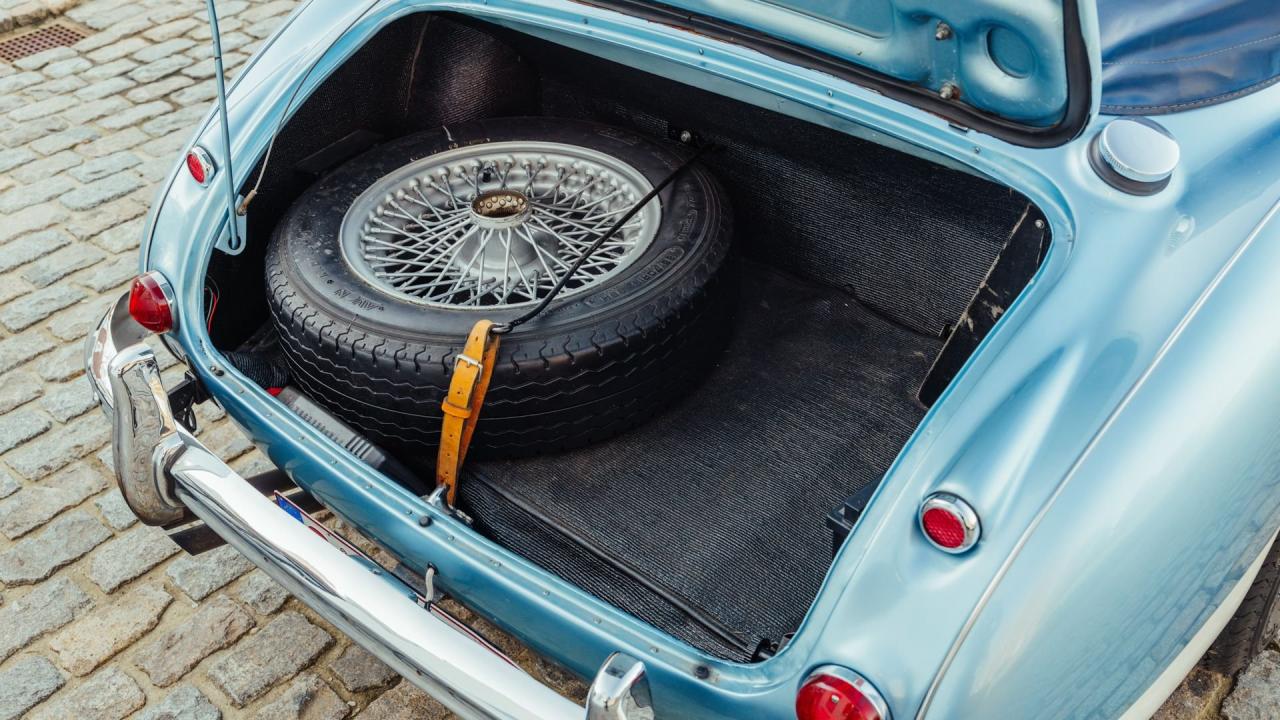 1965 Austin - Healey 3000 Mk III BJ8