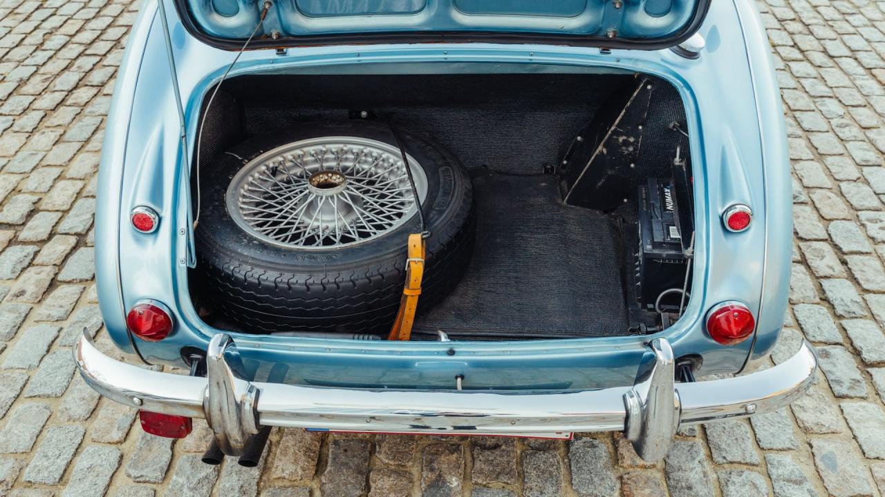 1965 Austin - Healey 3000 Mk III BJ8