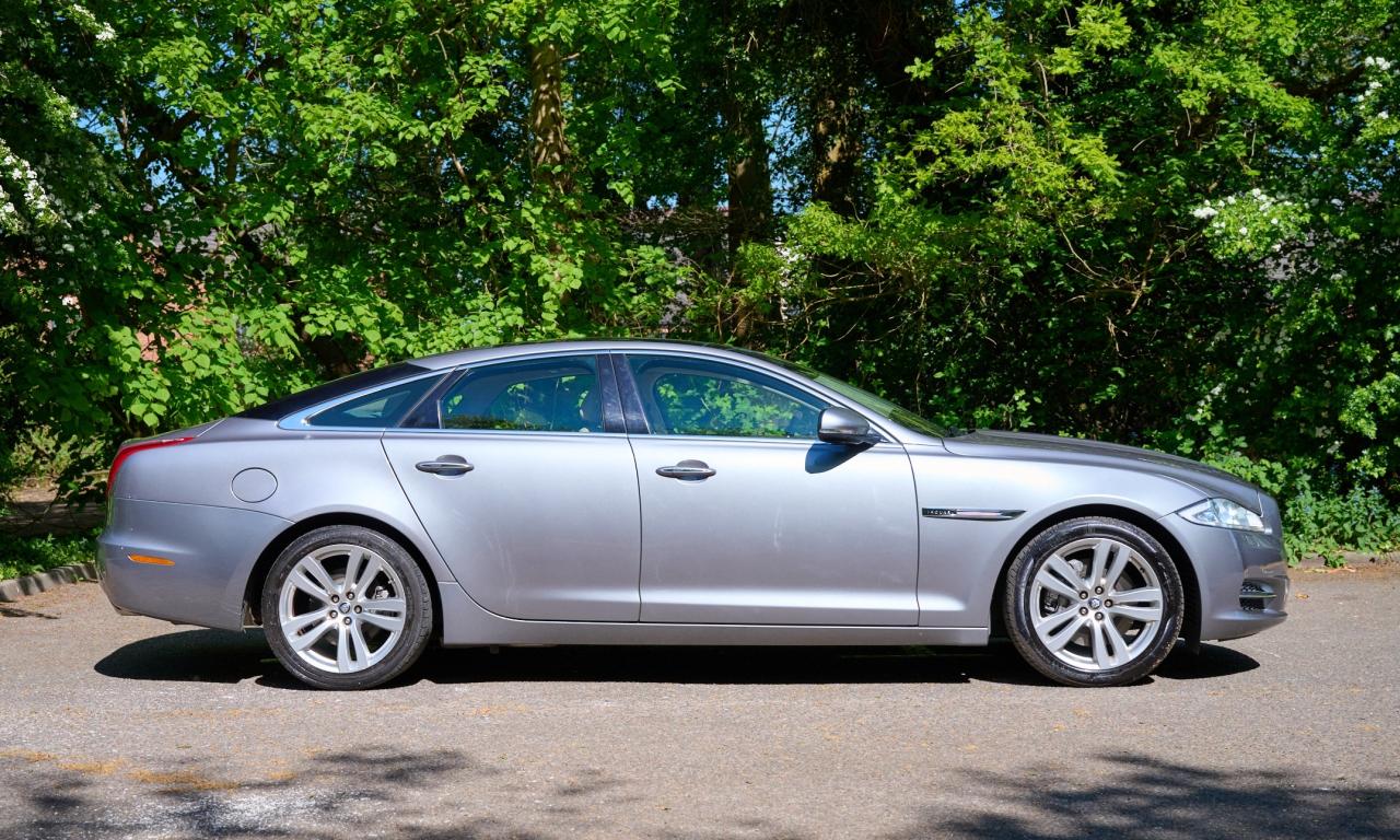 2012 Jaguar XJ Premium Luxury V8