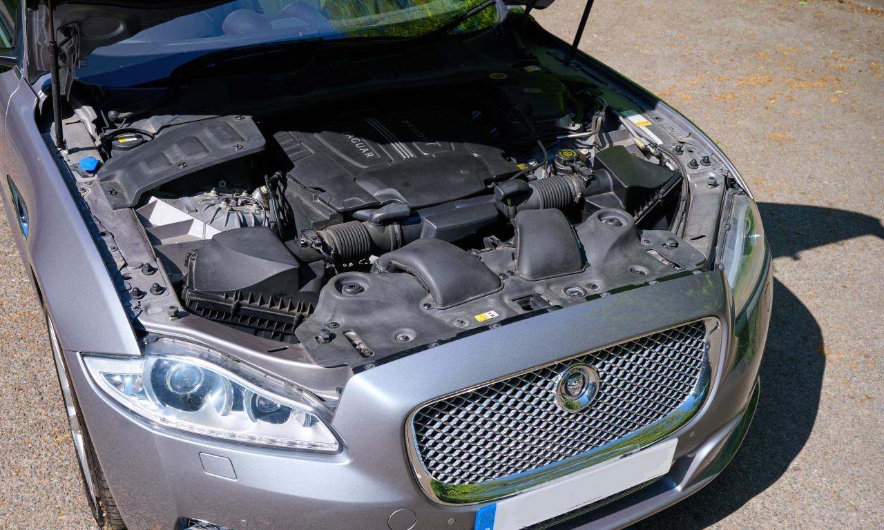 2012 Jaguar XJ Premium Luxury V8