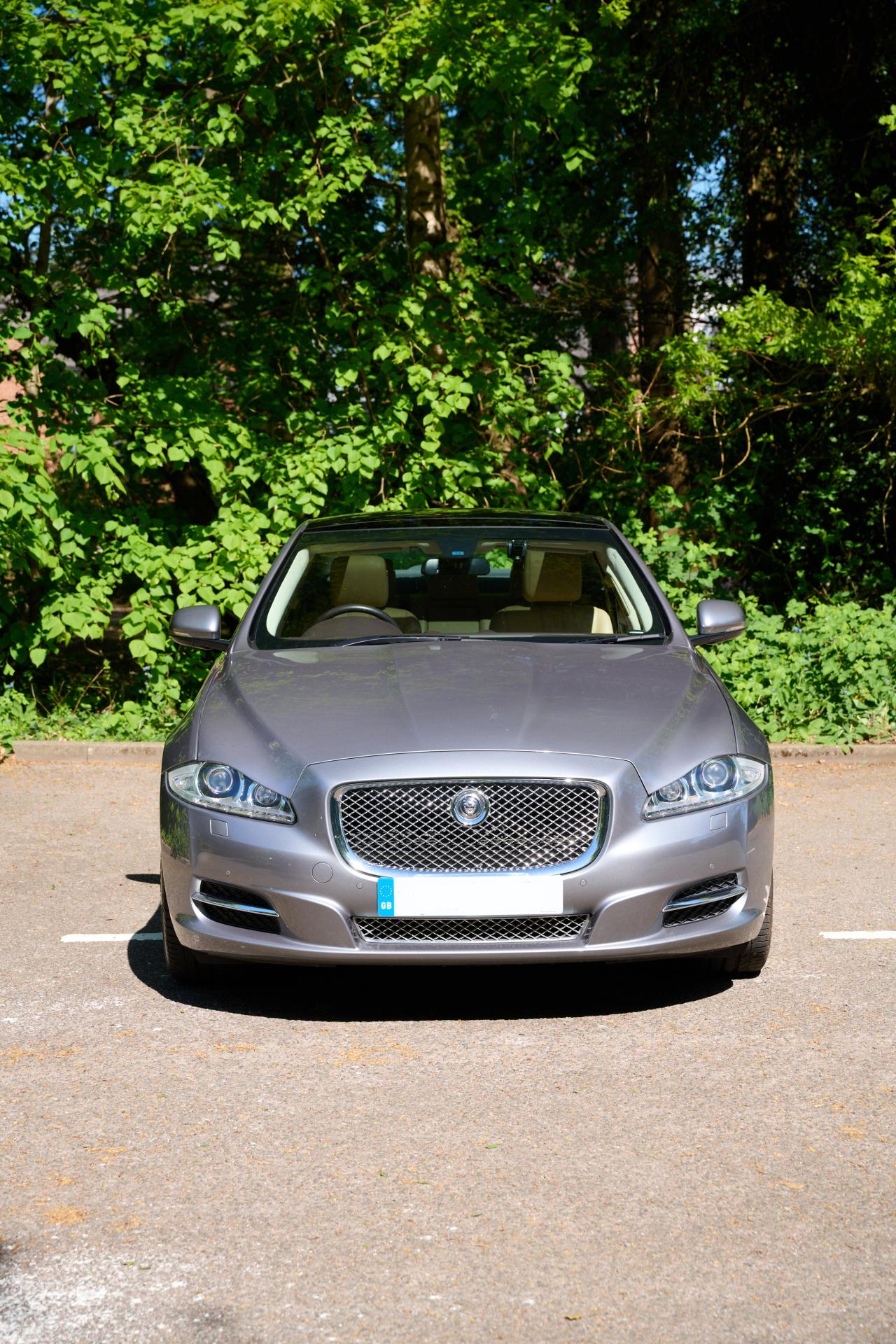 2012 Jaguar XJ Premium Luxury V8