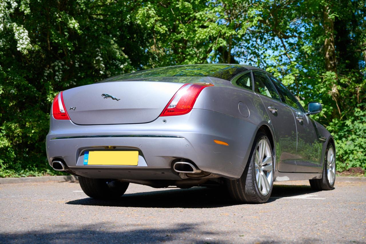 2012 Jaguar XJ Premium Luxury V8