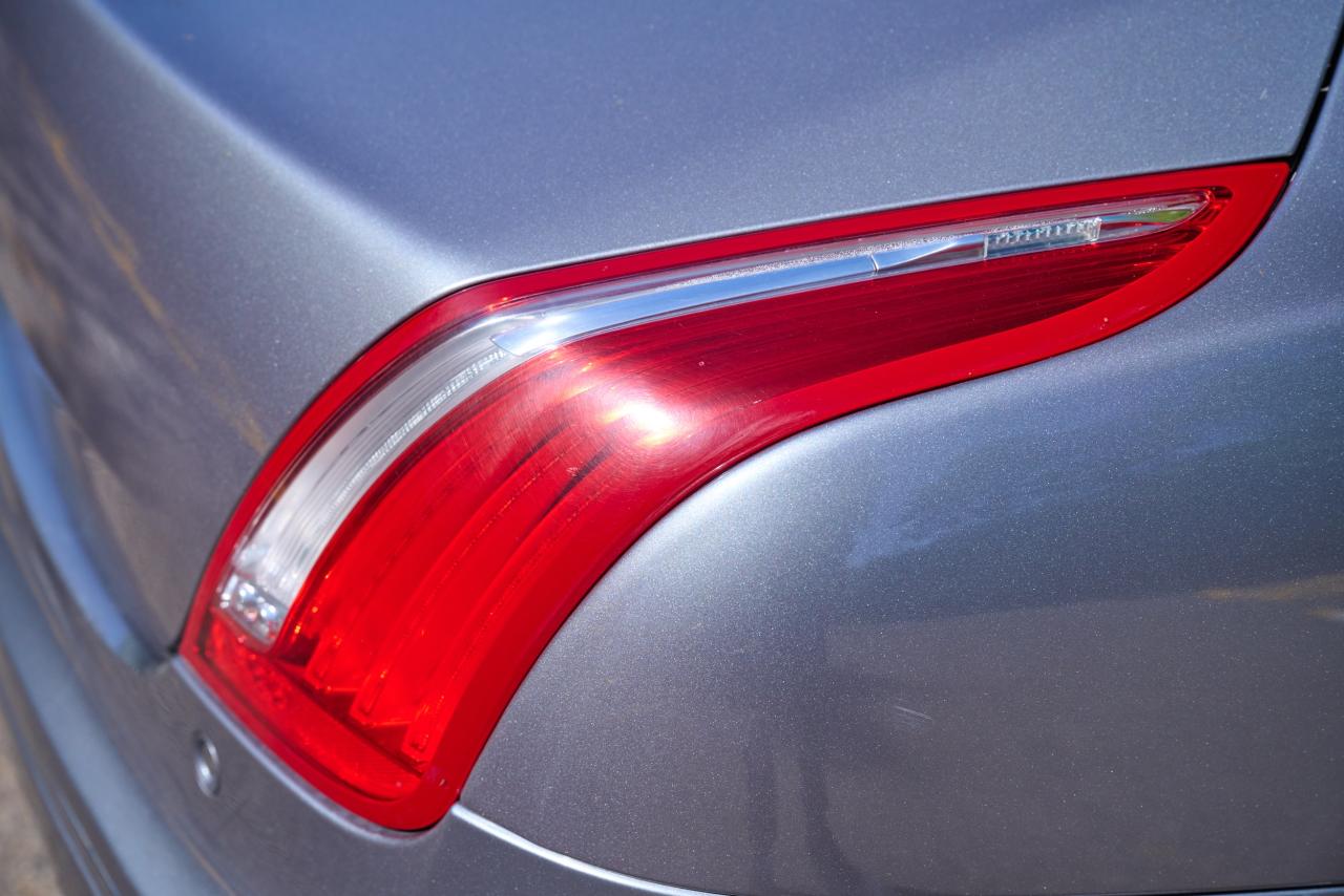 2012 Jaguar XJ Premium Luxury V8