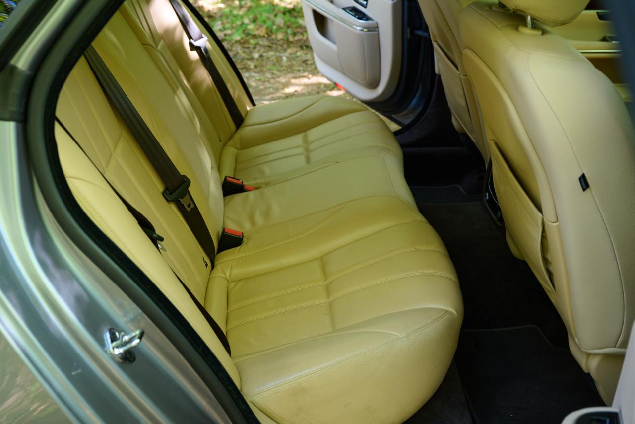 2012 Jaguar XJ Premium Luxury V8