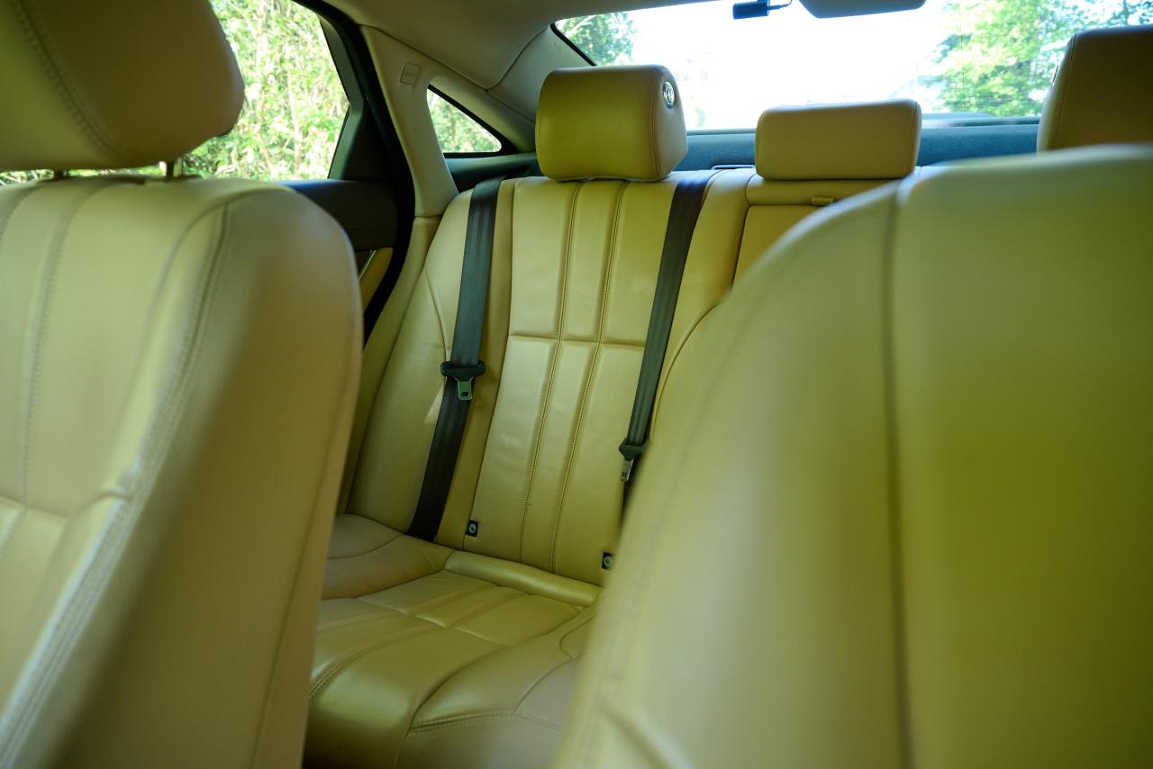 2012 Jaguar XJ Premium Luxury V8