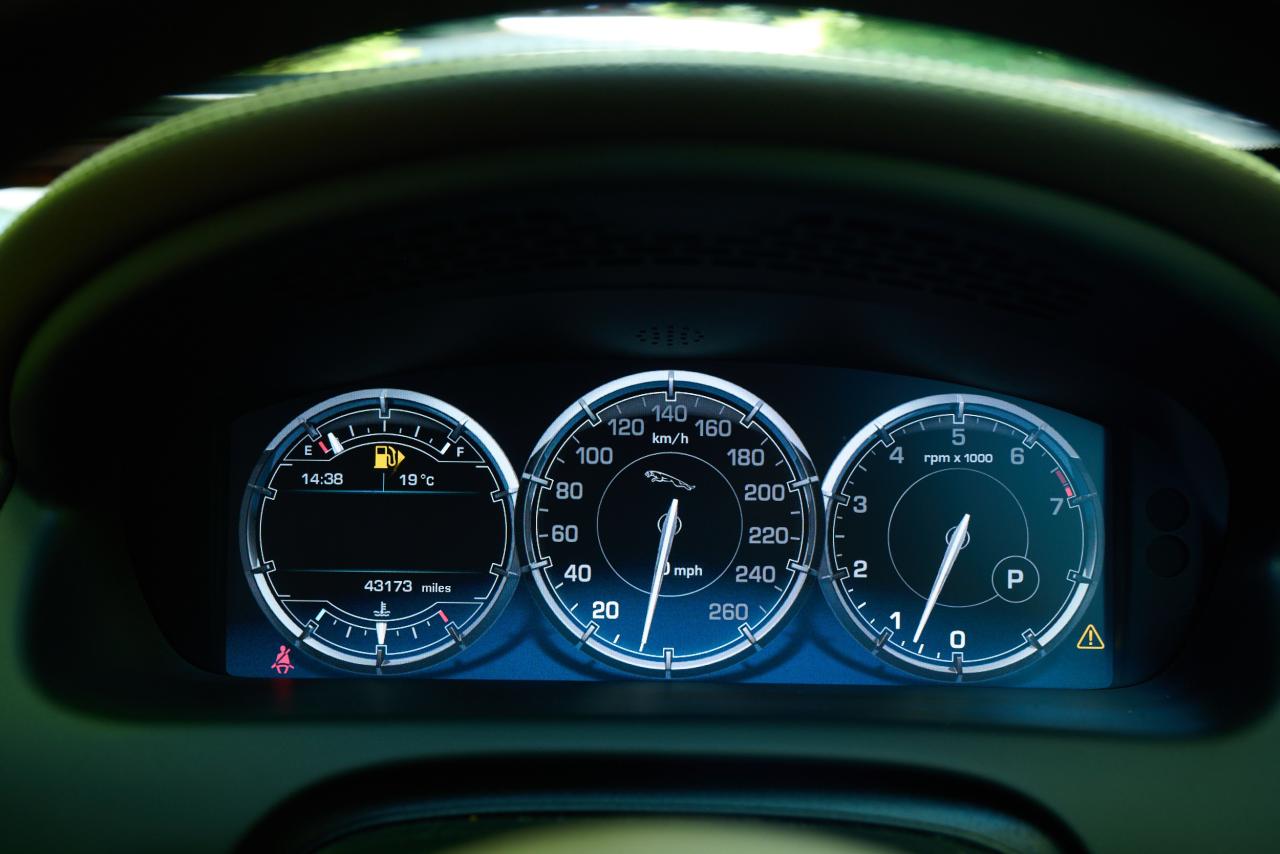 2012 Jaguar XJ Premium Luxury V8