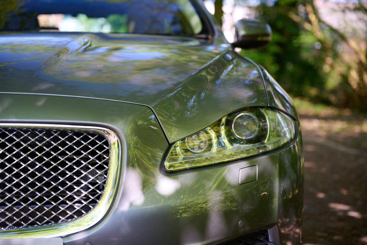 2012 Jaguar XJ Premium Luxury V8