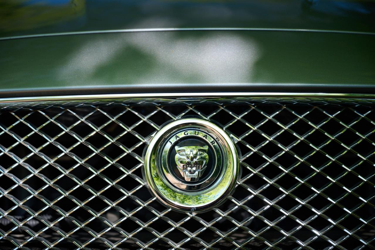 2012 Jaguar XJ Premium Luxury V8