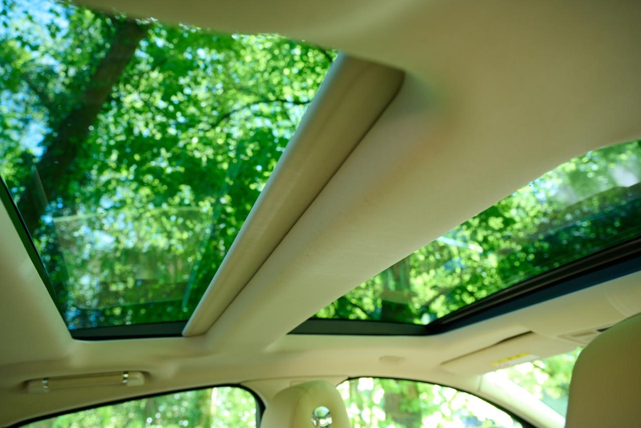 2012 Jaguar XJ Premium Luxury V8