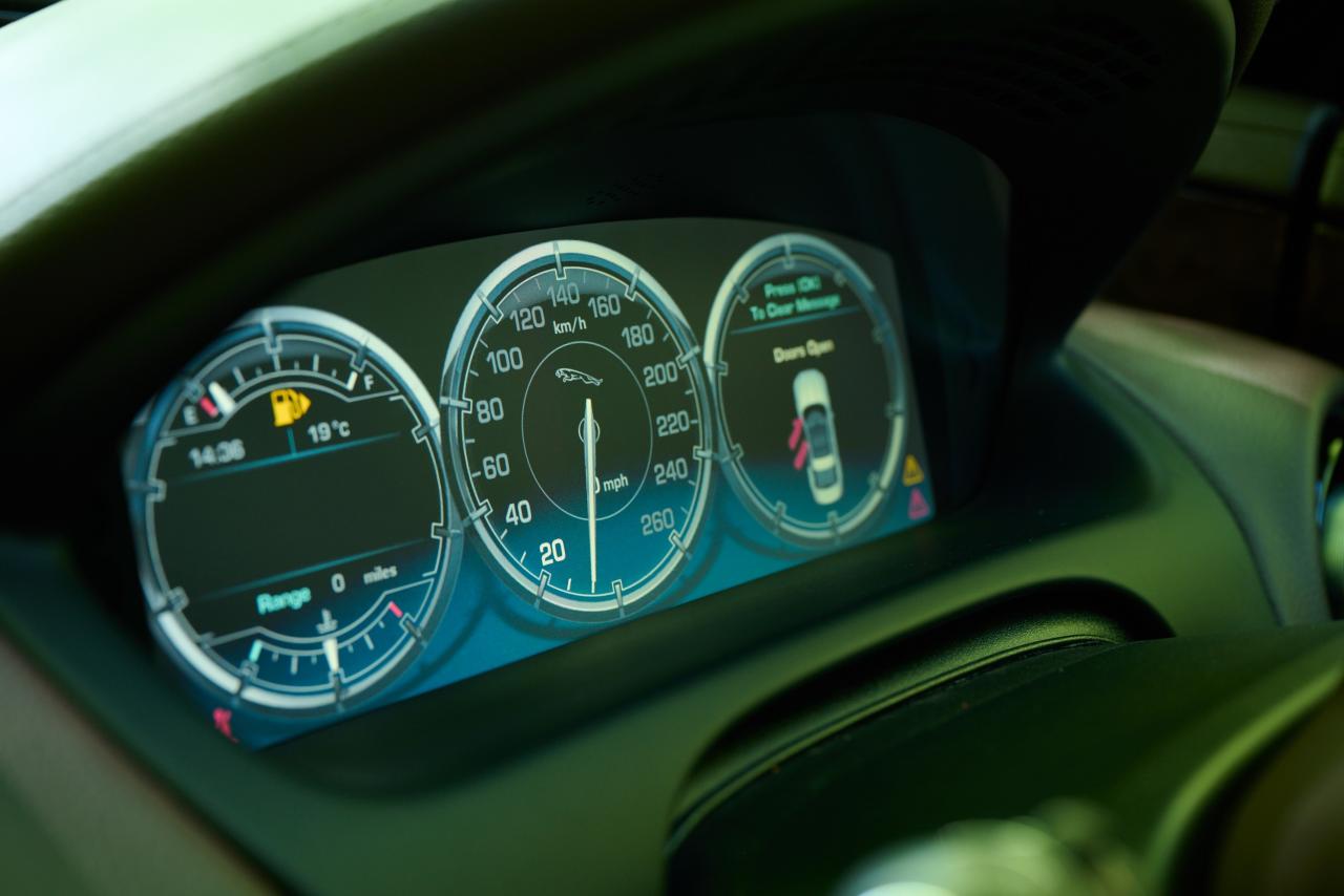 2012 Jaguar XJ Premium Luxury V8