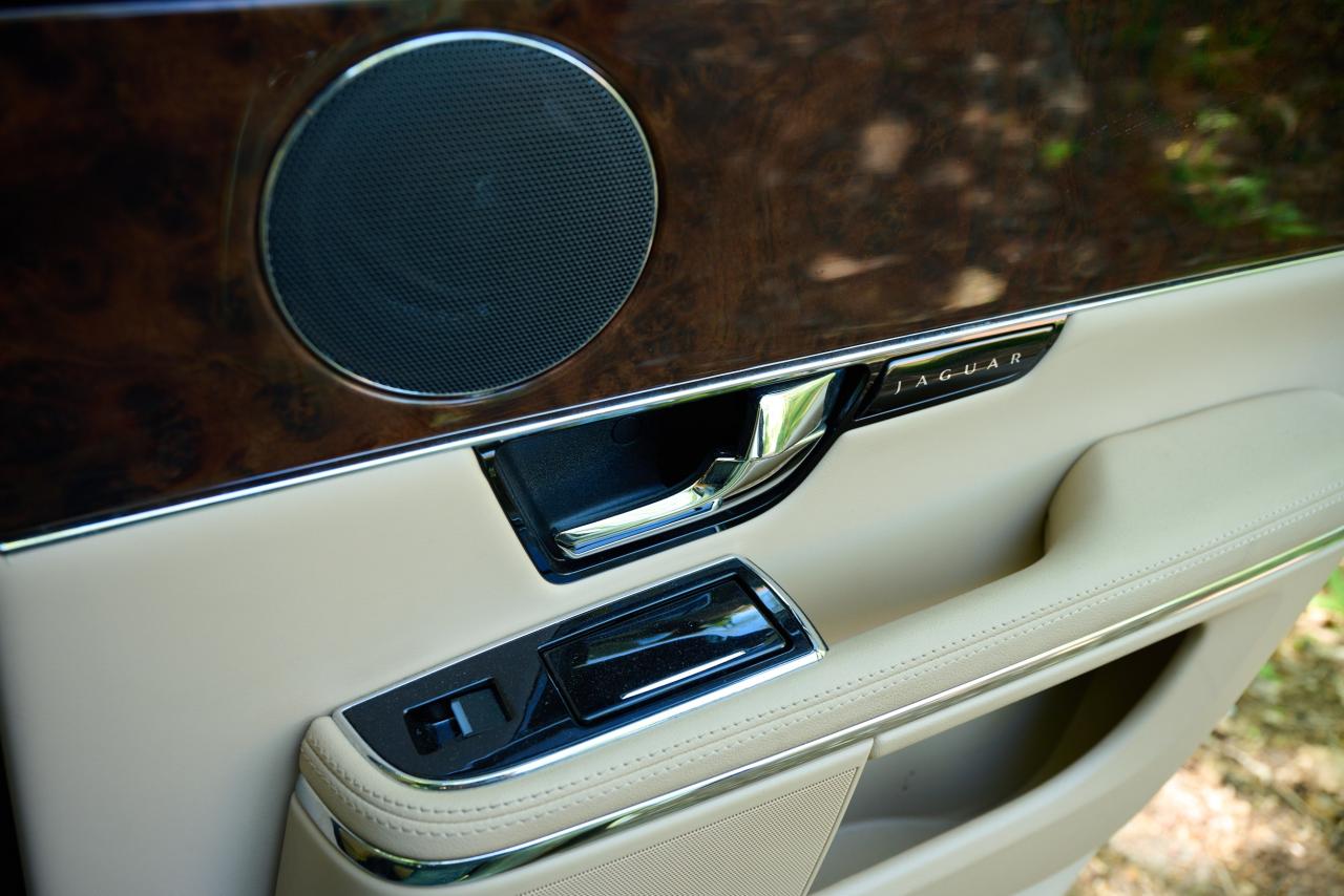 2012 Jaguar XJ Premium Luxury V8