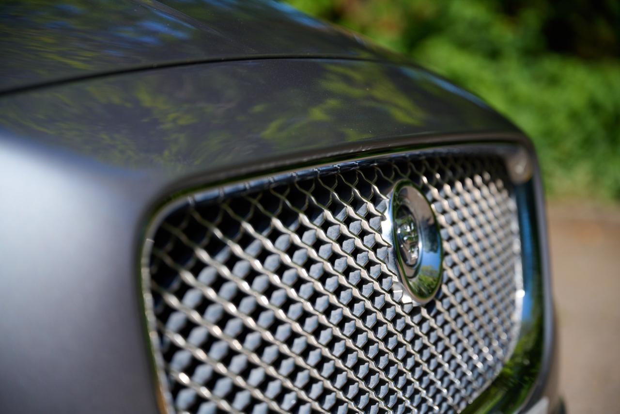 2012 Jaguar XJ Premium Luxury V8