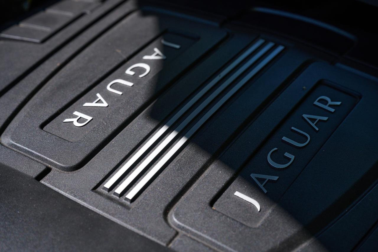 2012 Jaguar XJ Premium Luxury V8