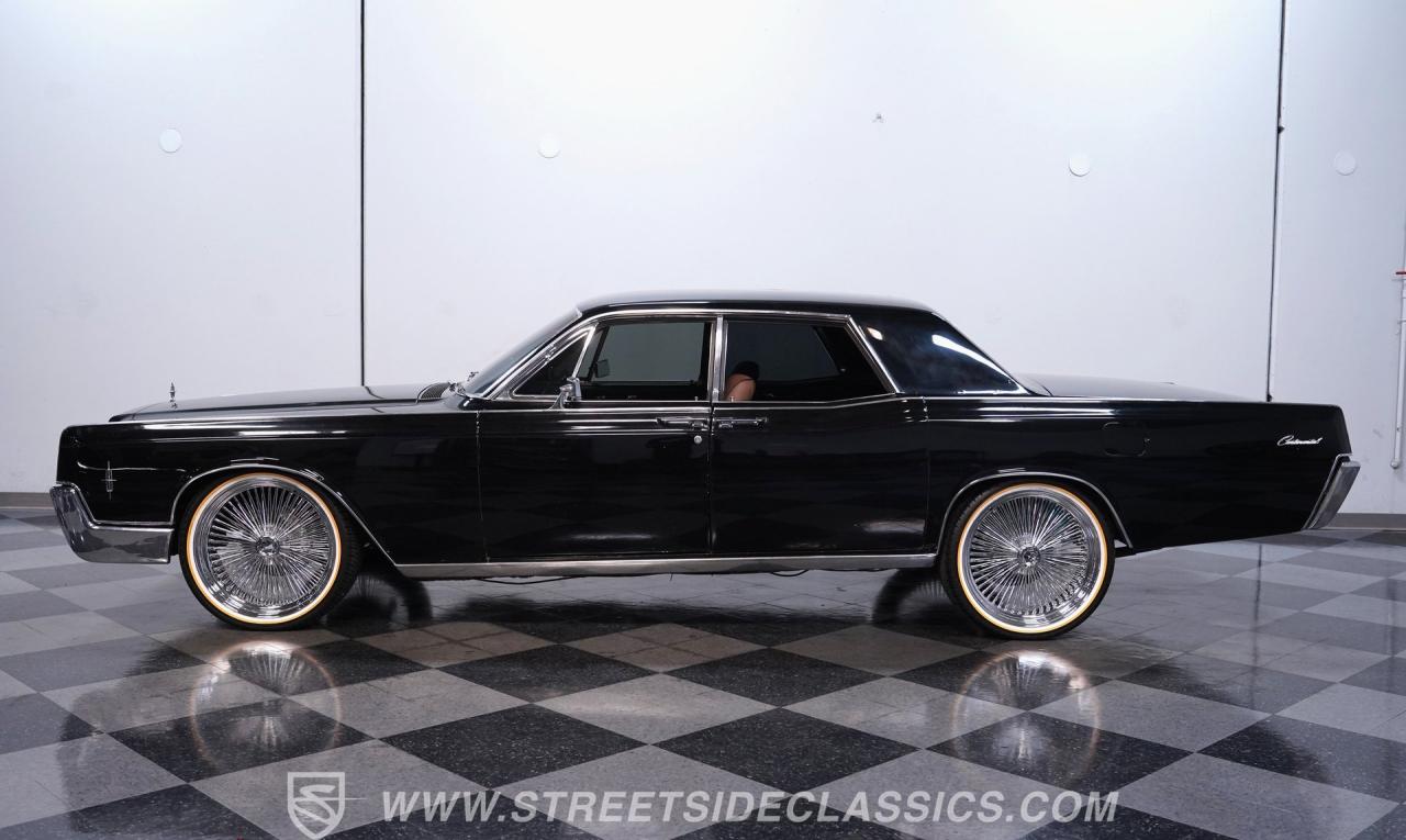 1966 Lincoln Continental 6.1 Hemi Restomod