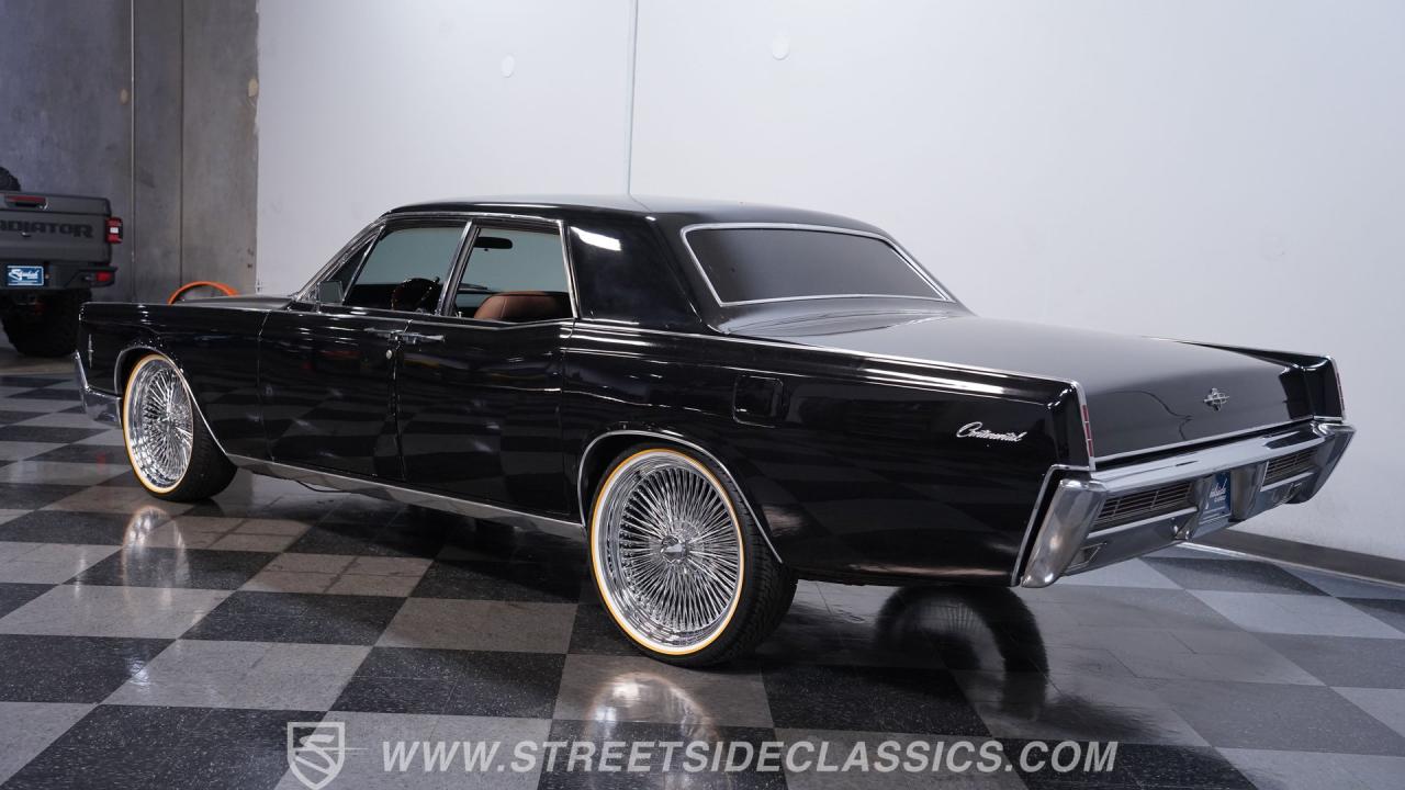 1966 Lincoln Continental 6.1 Hemi Restomod