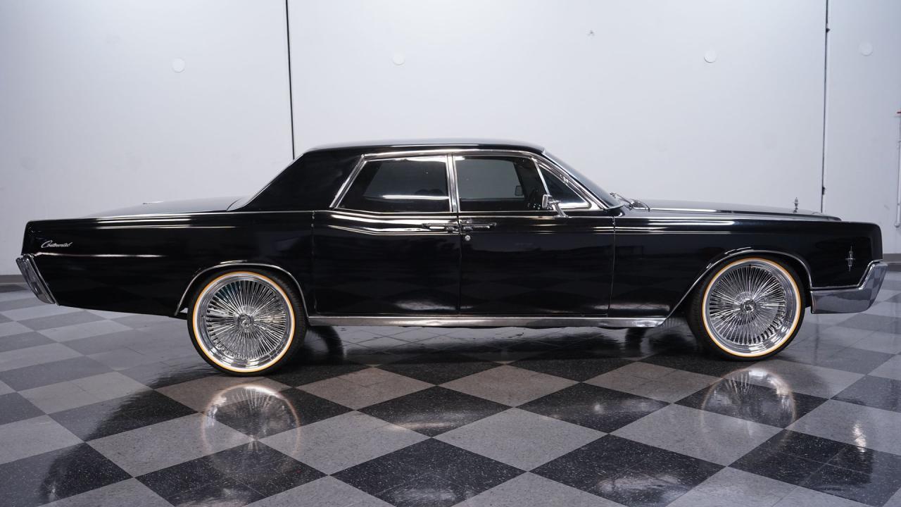 1966 Lincoln Continental 6.1 Hemi Restomod