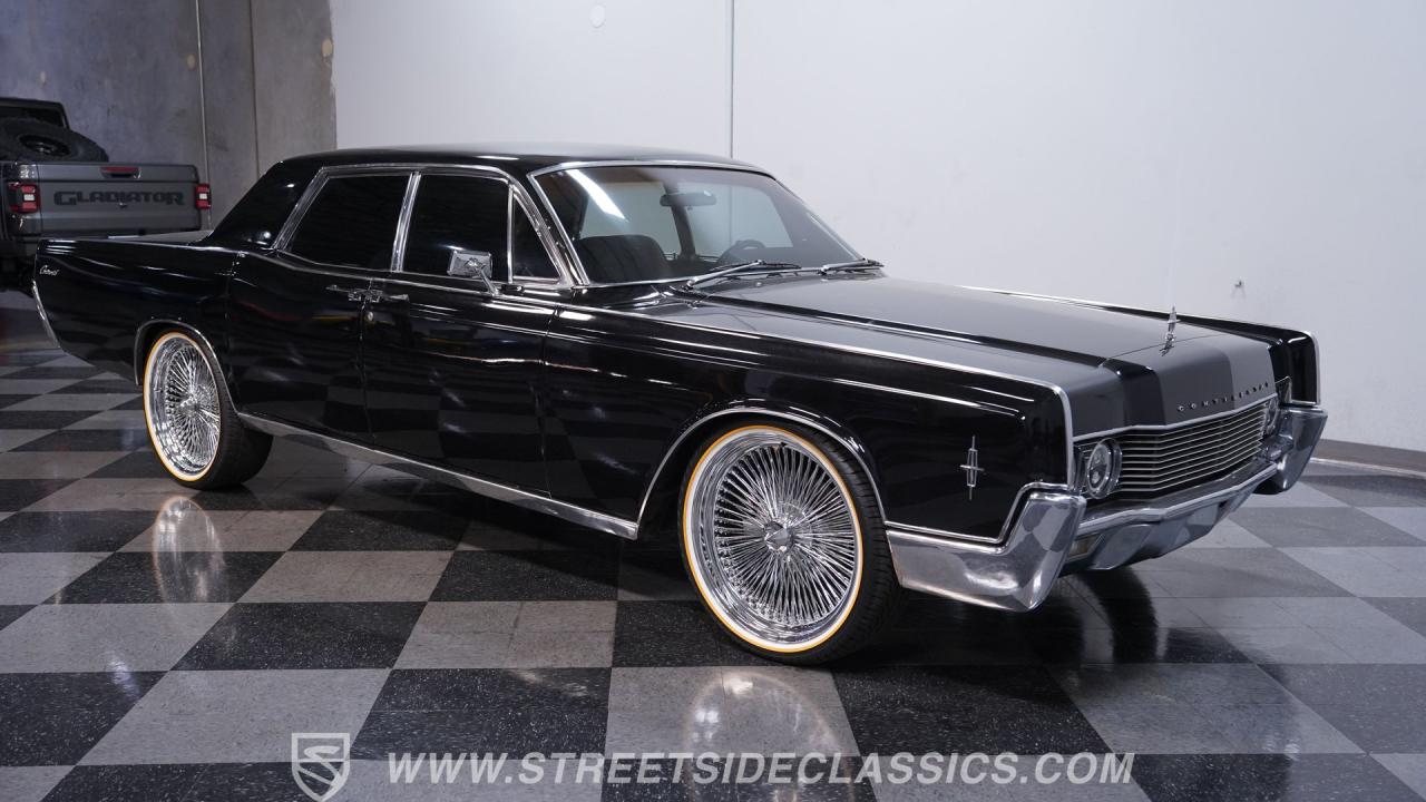 1966 Lincoln Continental 6.1 Hemi Restomod
