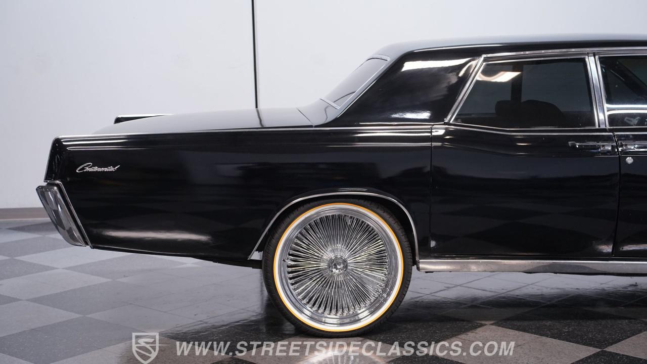 1966 Lincoln Continental 6.1 Hemi Restomod