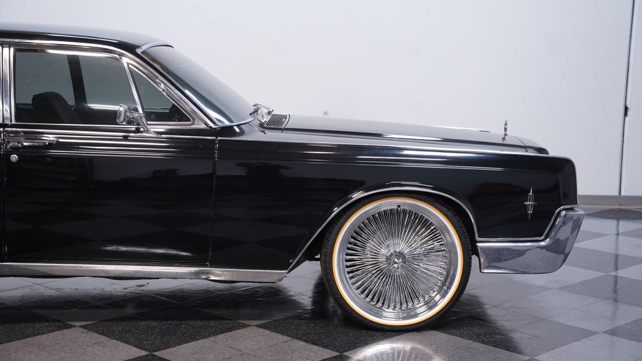 1966 Lincoln Continental 6.1 Hemi Restomod