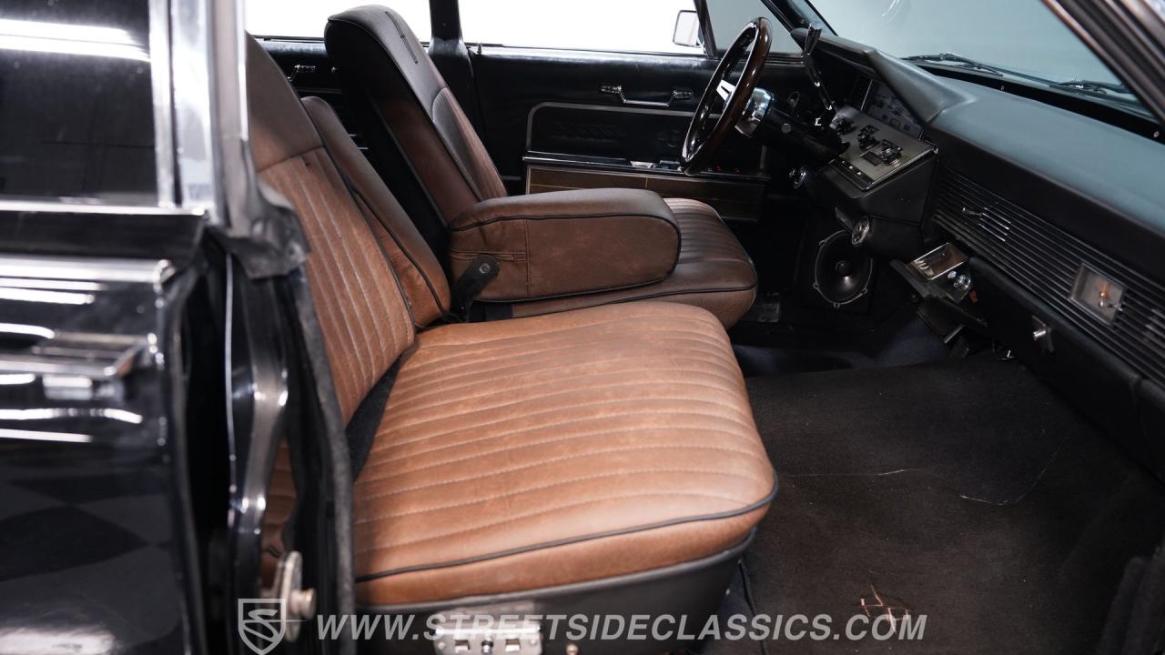 1966 Lincoln Continental 6.1 Hemi Restomod