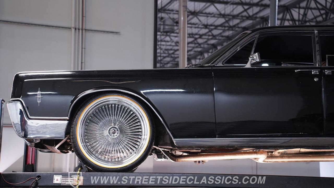 1966 Lincoln Continental 6.1 Hemi Restomod