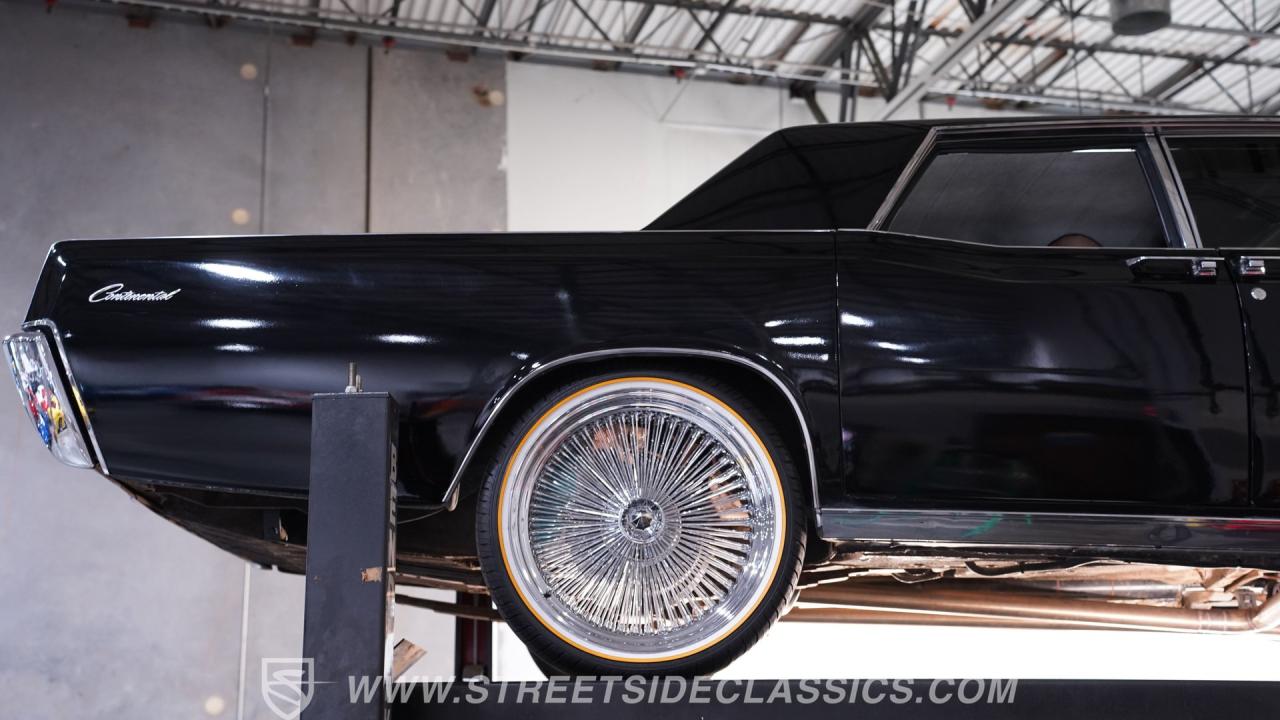 1966 Lincoln Continental 6.1 Hemi Restomod