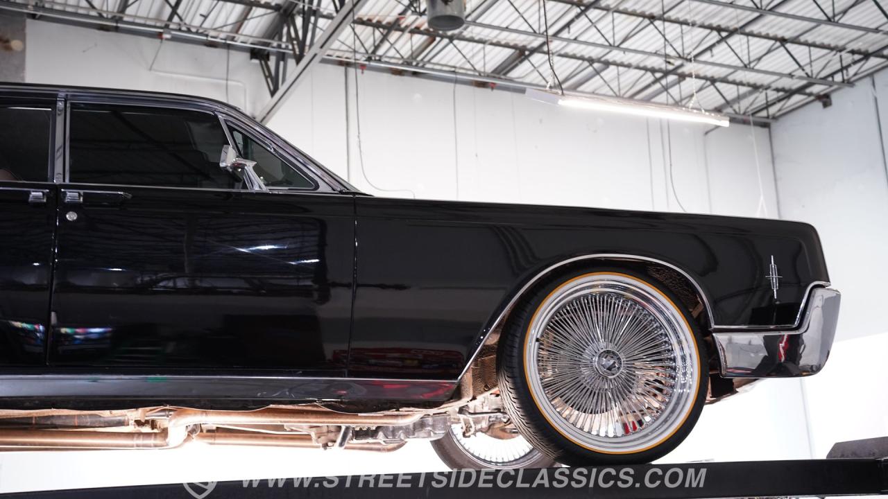 1966 Lincoln Continental 6.1 Hemi Restomod