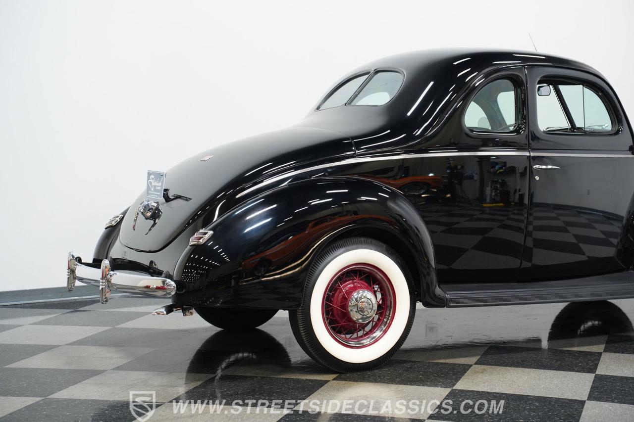 1940 Ford Deluxe 5 Window Coupe