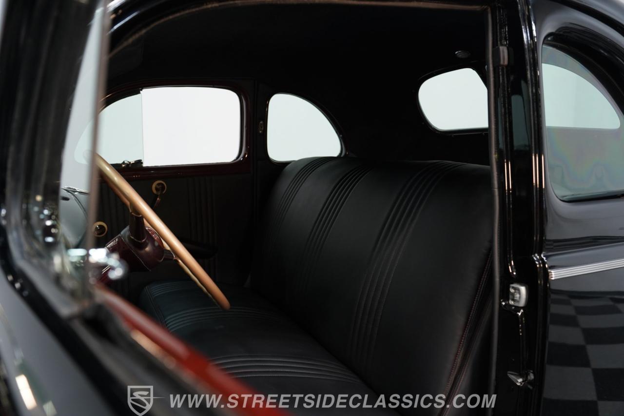 1940 Ford Deluxe 5 Window Coupe