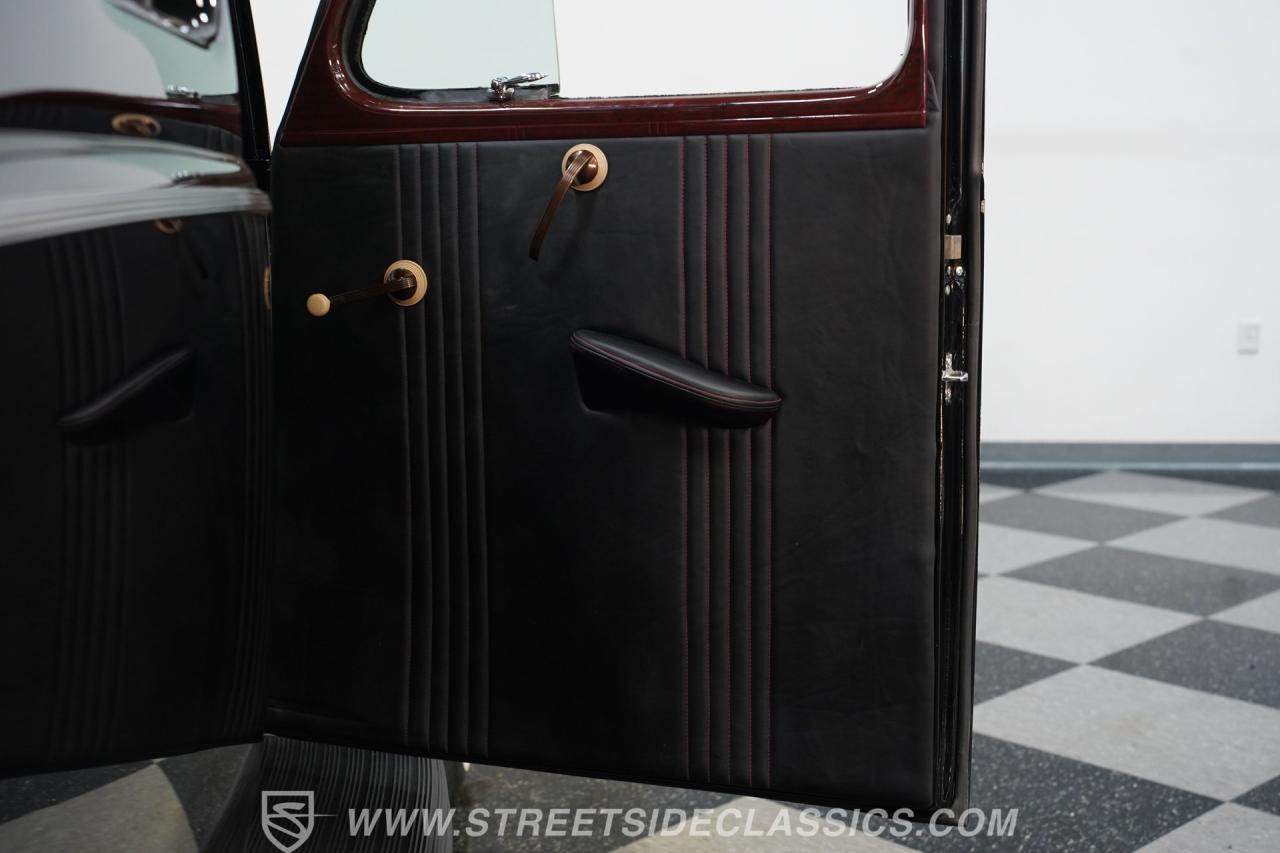 1940 Ford Deluxe 5 Window Coupe