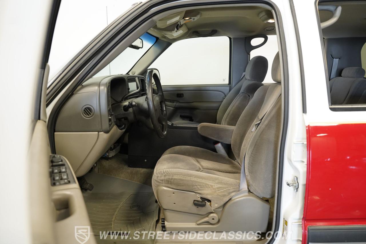 2004 Chevrolet Suburban 2500 4X4