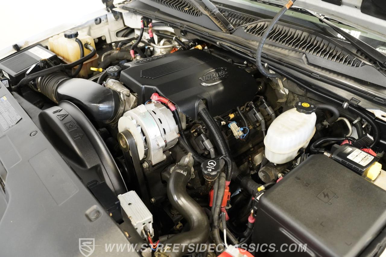 2004 Chevrolet Suburban 2500 4X4