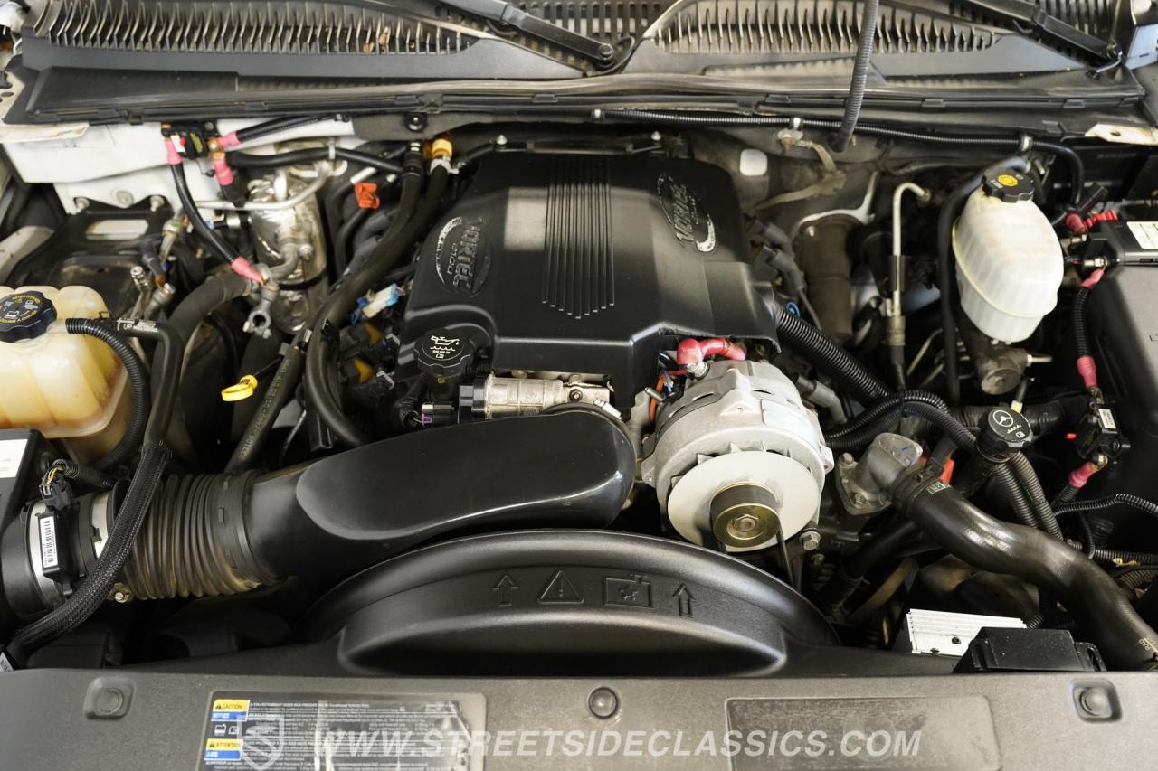 2004 Chevrolet Suburban 2500 4X4