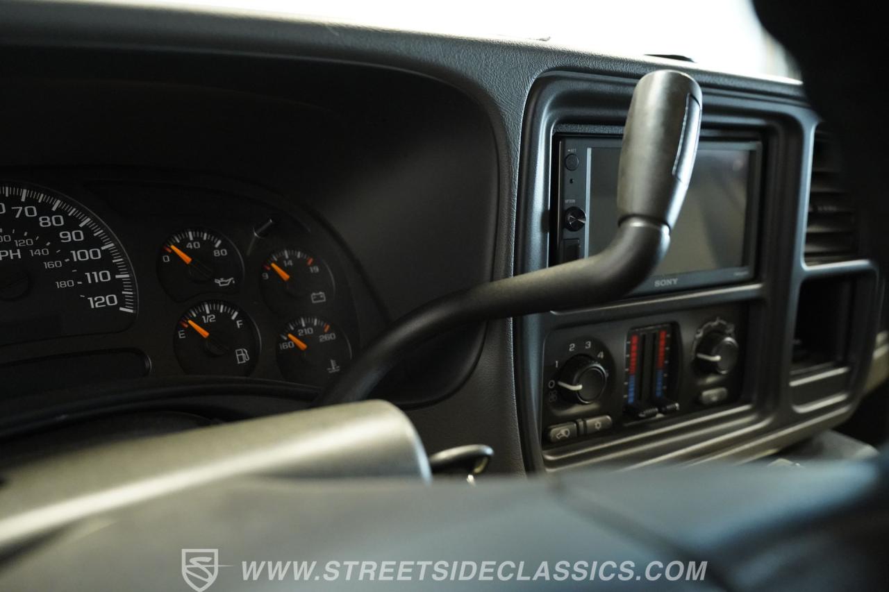 2004 Chevrolet Suburban 2500 4X4