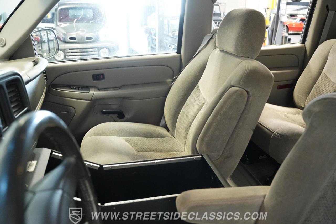 2004 Chevrolet Suburban 2500 4X4