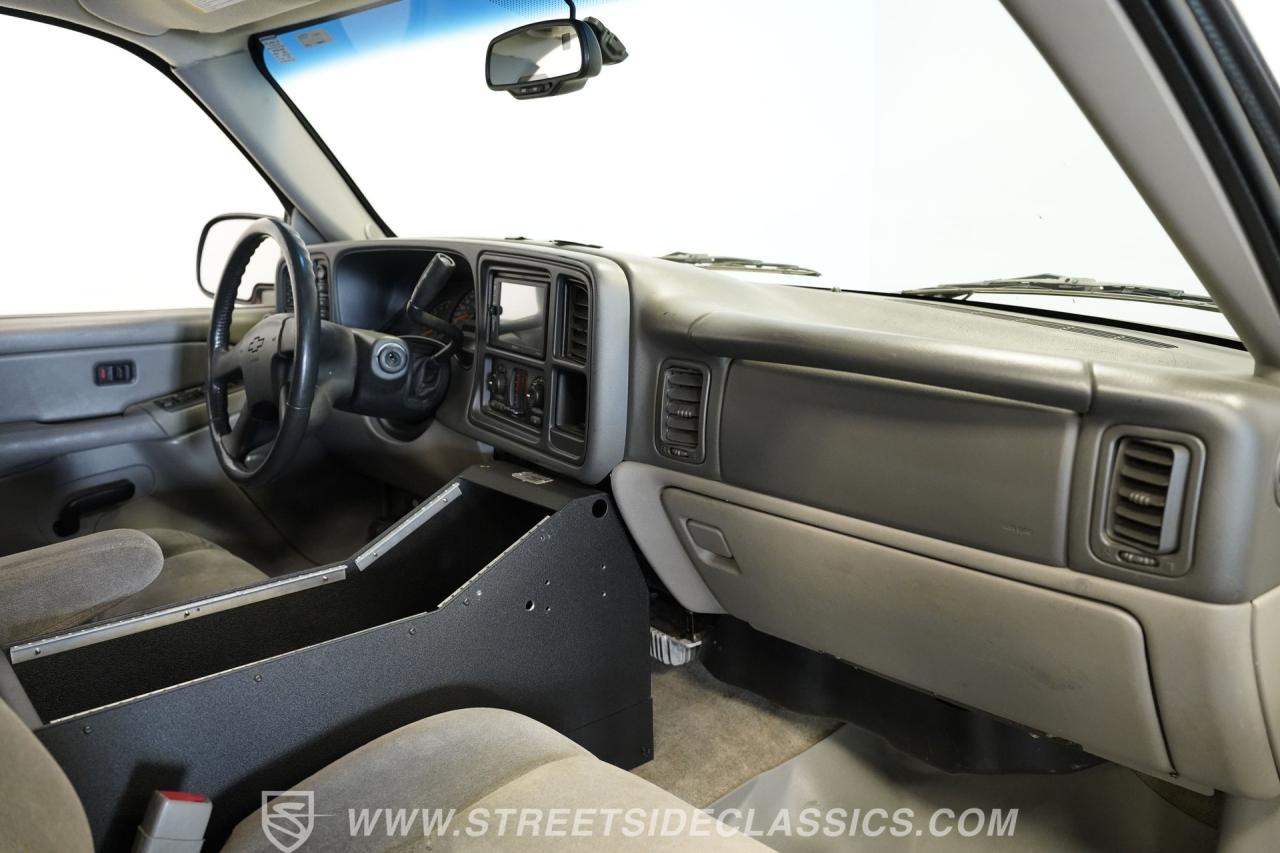 2004 Chevrolet Suburban 2500 4X4