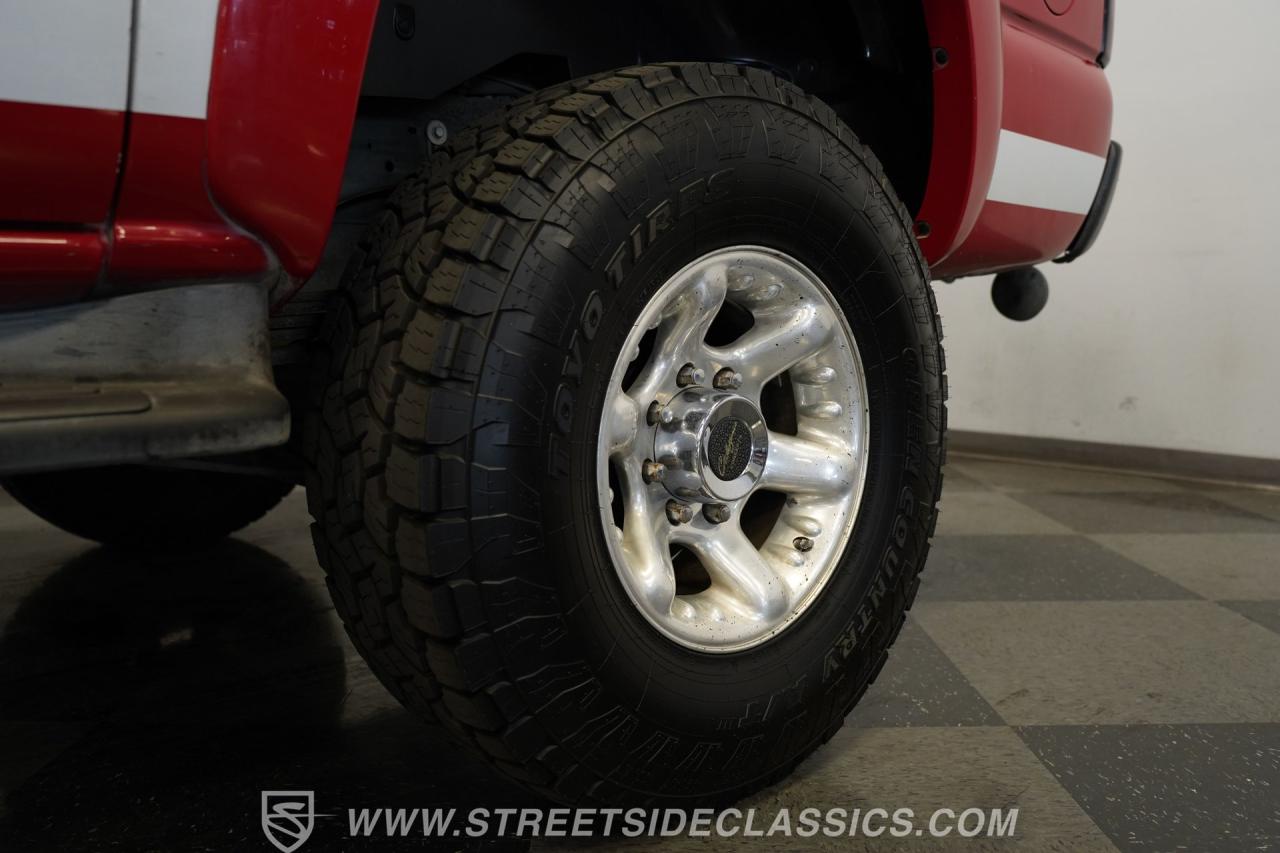 2004 Chevrolet Suburban 2500 4X4