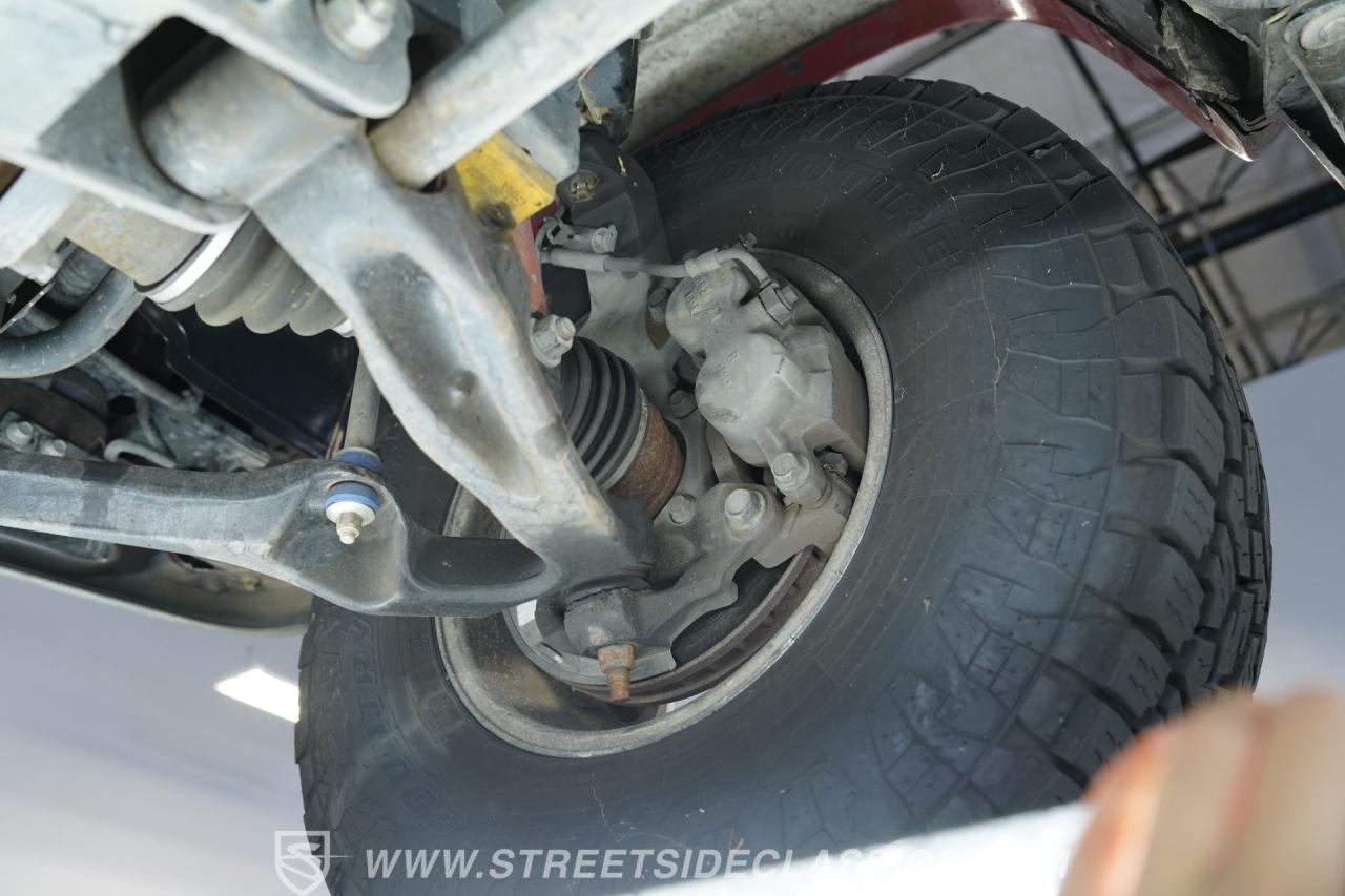 2004 Chevrolet Suburban 2500 4X4