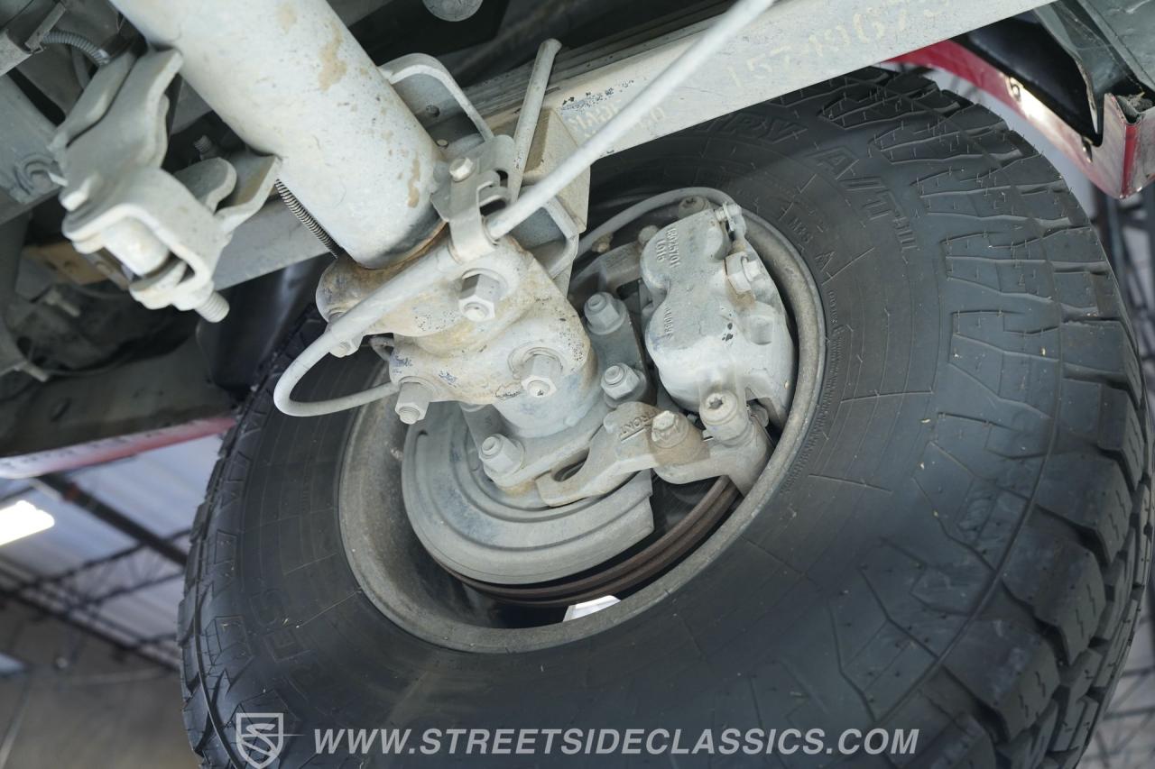 2004 Chevrolet Suburban 2500 4X4