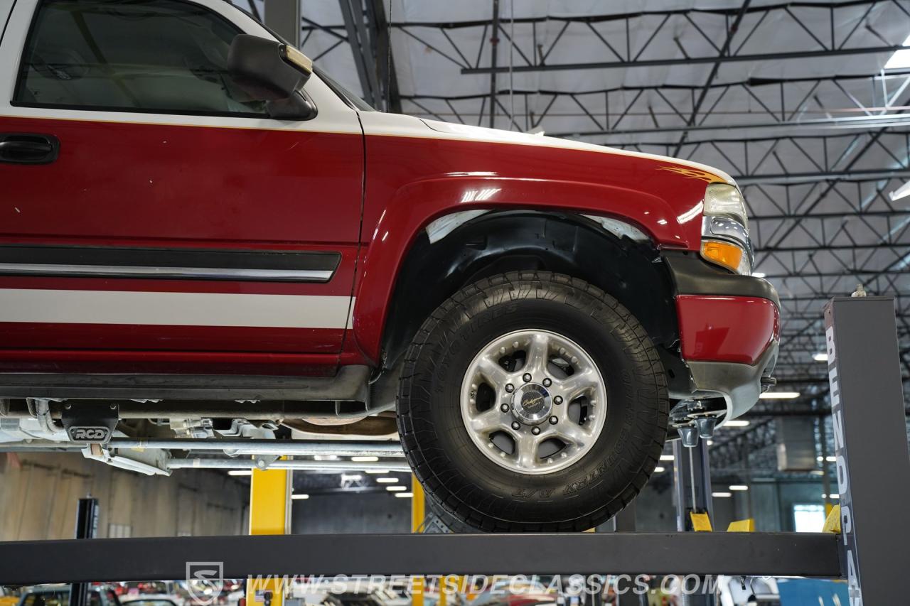 2004 Chevrolet Suburban 2500 4X4