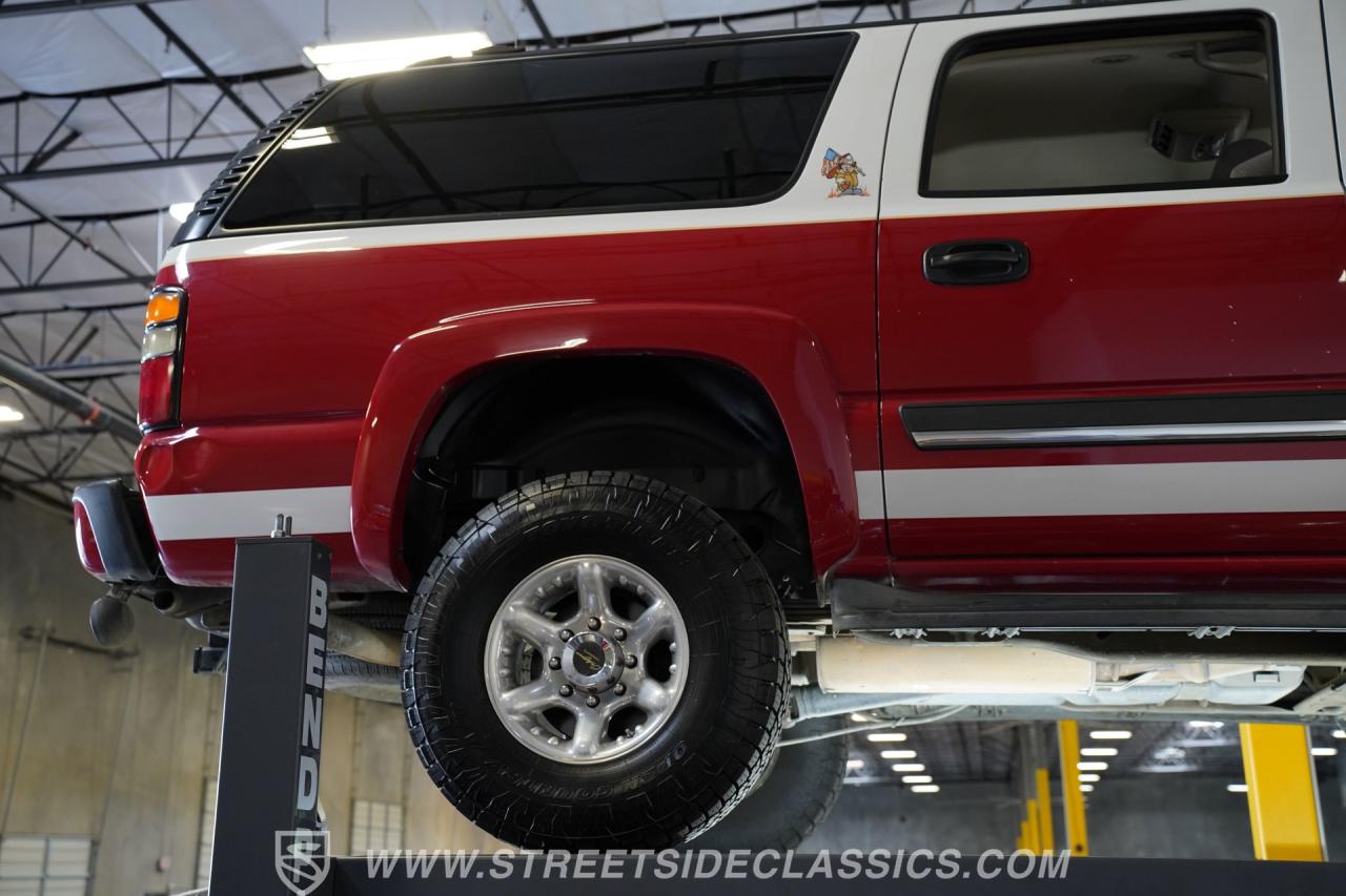 2004 Chevrolet Suburban 2500 4X4