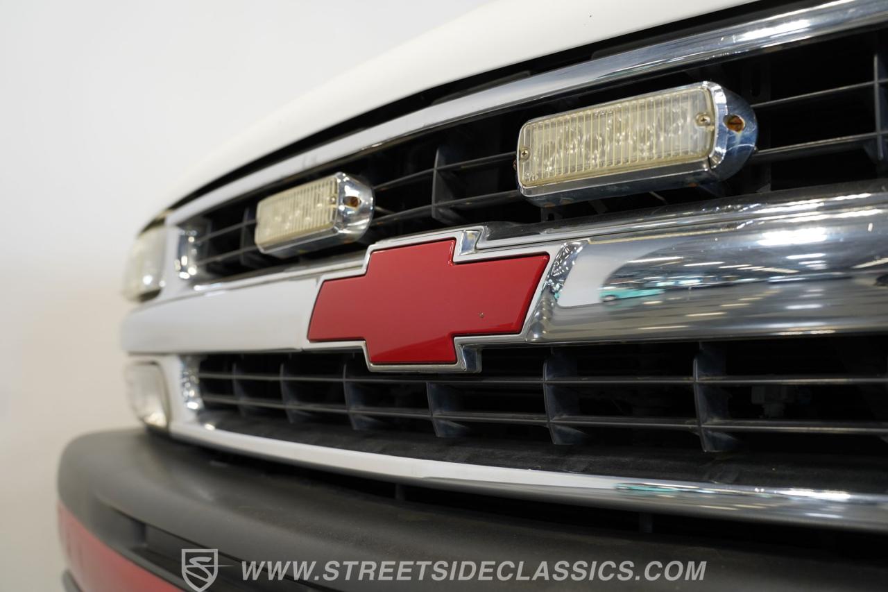 2004 Chevrolet Suburban 2500 4X4