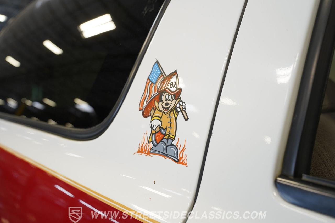 2004 Chevrolet Suburban 2500 4X4