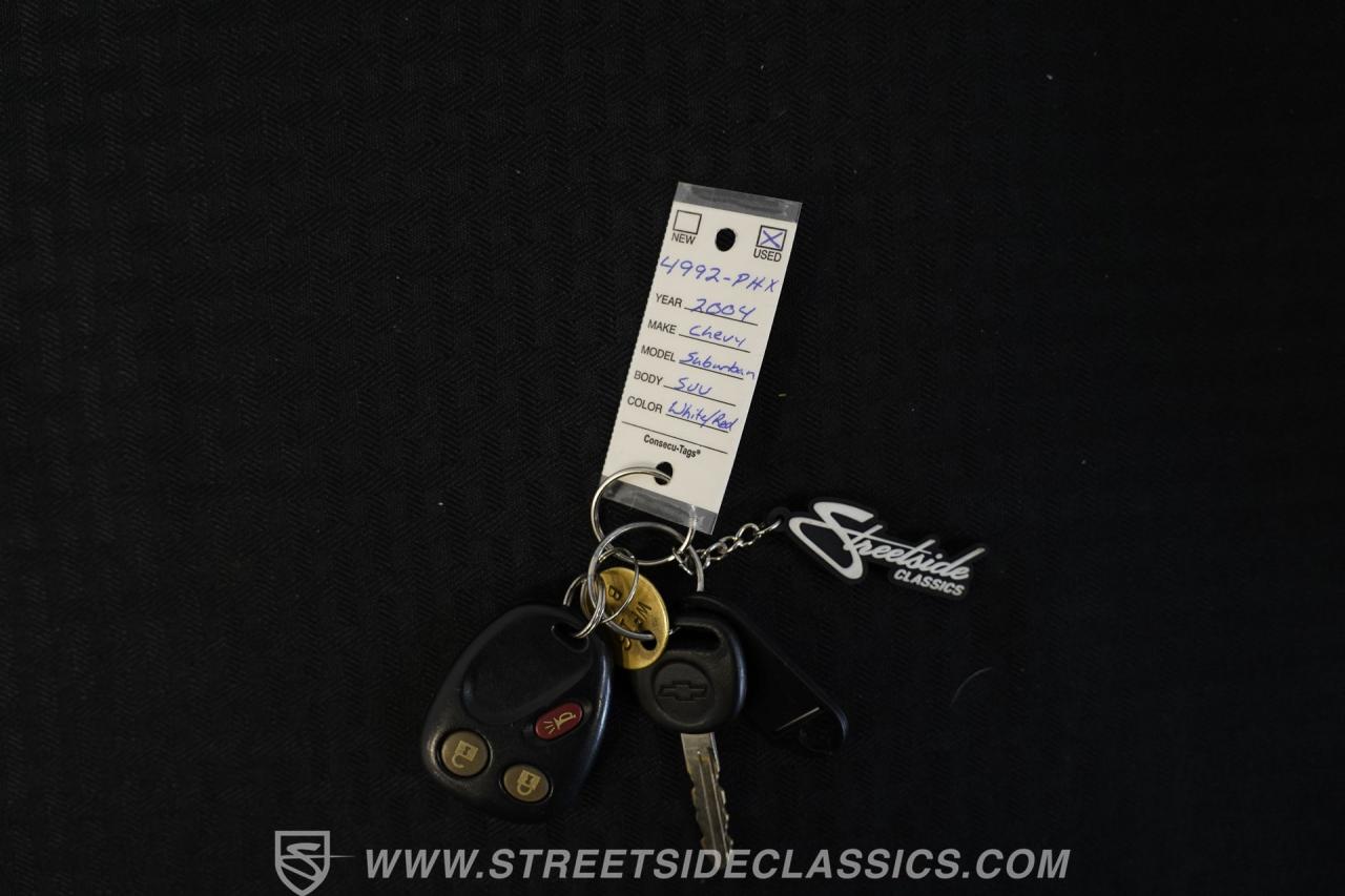 2004 Chevrolet Suburban 2500 4X4