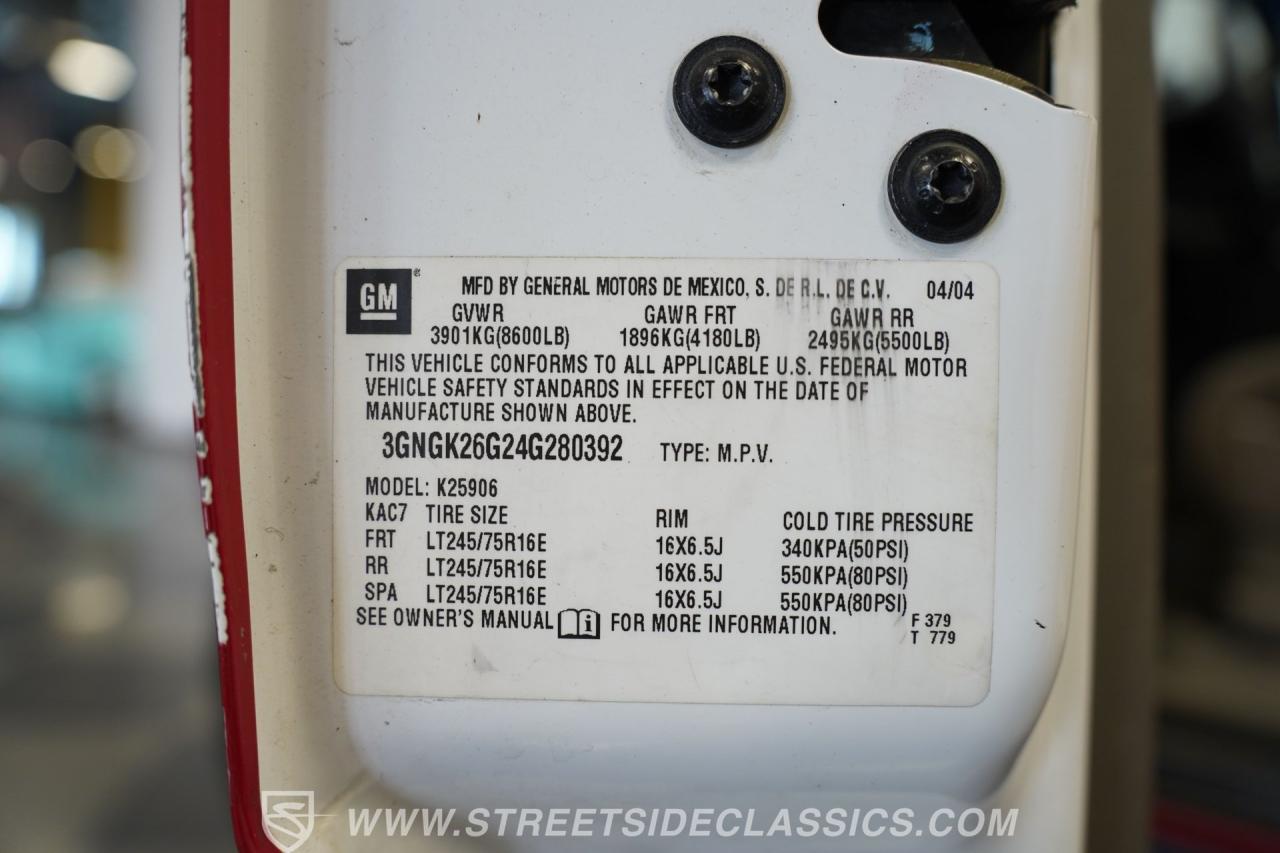 2004 Chevrolet Suburban 2500 4X4